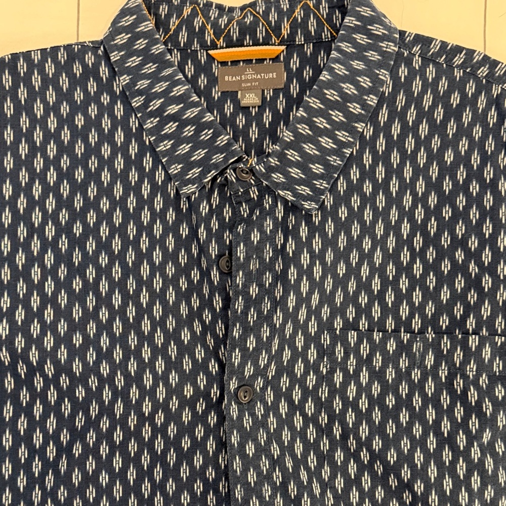 LL Bean Signature Men's Navy short sleeve Casual Button-Down Shirt